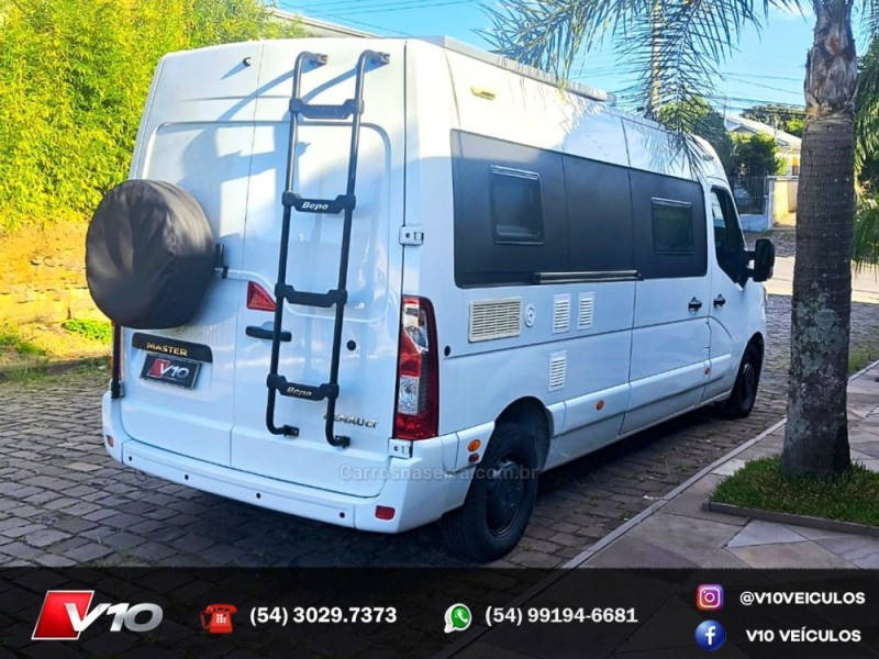 RENAULT - MASTER - 2022/2023 - Branca - R$ 399.900,00