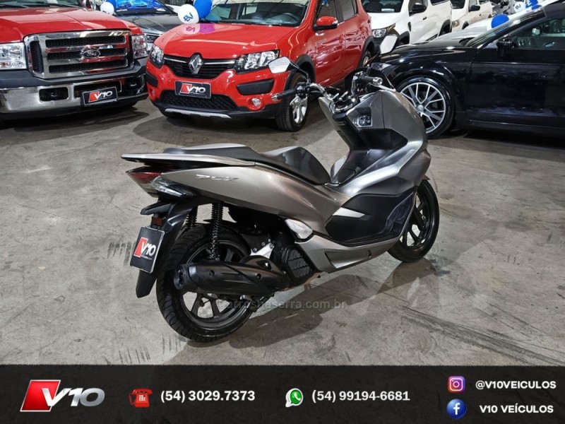 HONDA - PCX - 2019/2019 - Prata - R$ 15.900,00