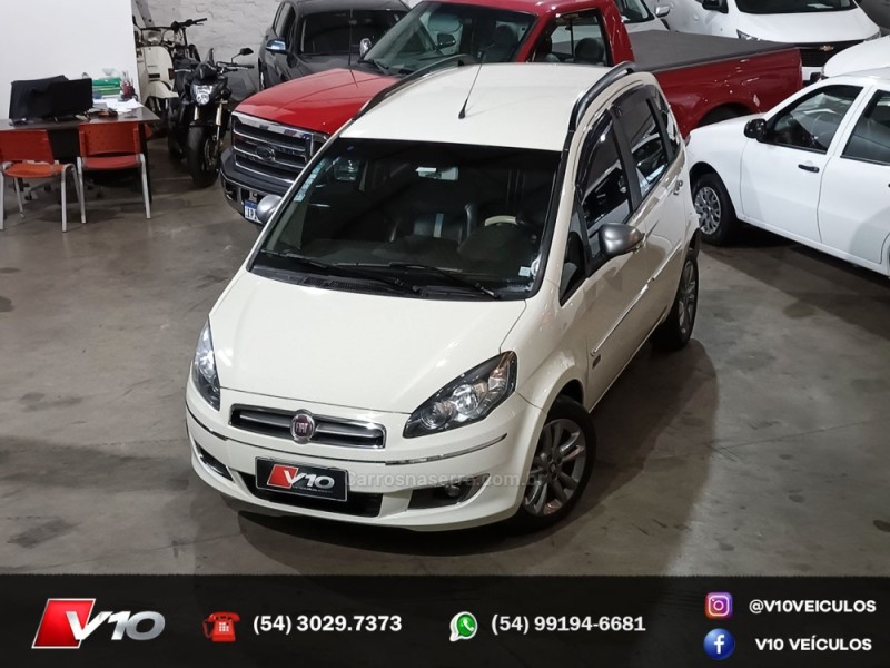FIAT - IDEA - 2014/2015 - Branca - R$ 43.900,00