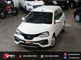 TOYOTA - ETIOS - 2018/2019 - Branca - R$ 59.900,00