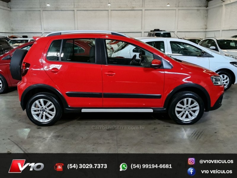 VOLKSWAGEN - CROSSFOX - 2012/2013 - Vermelha - R$ 42.900,00