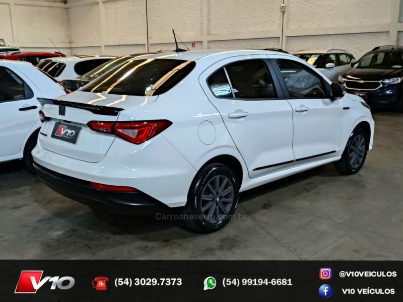 FIAT - CRONOS - 2022/2023 - Branca - R$ 78.900,00