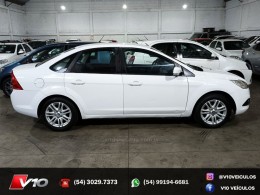 FORD - FOCUS - 2011/2012 - Branca - R$ 34.900,00