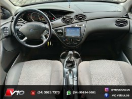 FORD - FOCUS - 2006/2007 - Preta - R$ 19.900,00