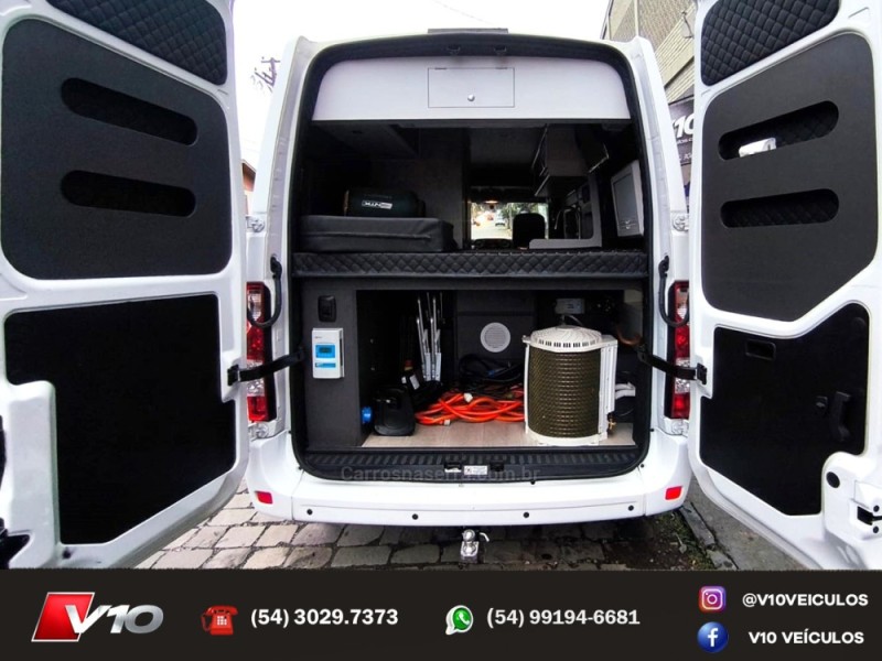 RENAULT - MASTER - 2022/2023 - Branca - R$ 399.900,00