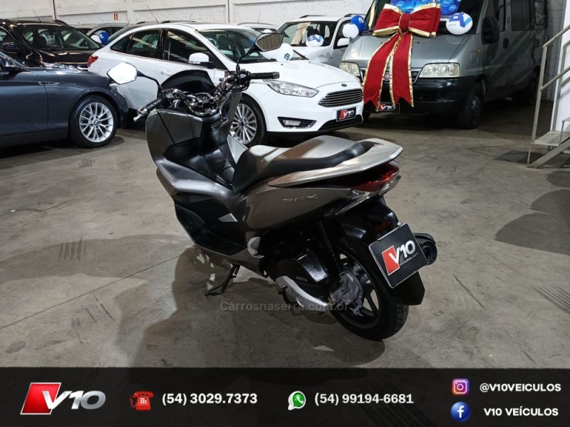 HONDA - PCX - 2019/2019 - Prata - R$ 15.900,00