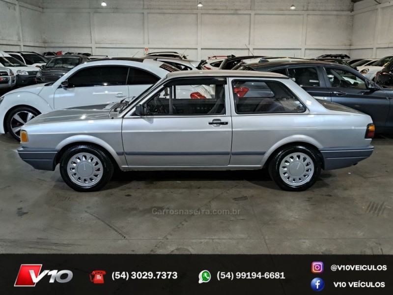 VOLKSWAGEN - VOYAGE - 1994/1995 - Prata - R$ 25.900,00