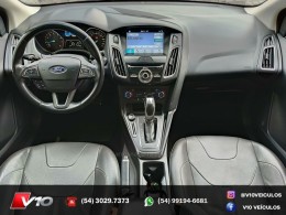 FORD - FOCUS - 2016/2017 - Branca - R$ 66.900,00