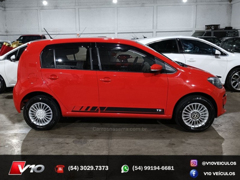 VOLKSWAGEN - UP - 2016/2017 - Vermelha - R$ 56.900,00