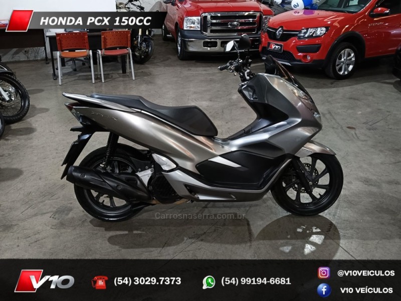 HONDA - PCX - 2019/2019 - Prata - R$ 15.900,00