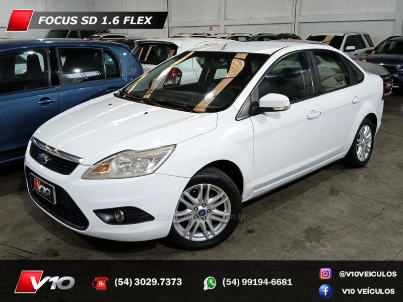FORD - FOCUS - 2011/2012 - Branca - R$ 31.900,00