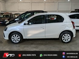 TOYOTA - ETIOS - 2018/2019 - Branca - R$ 59.900,00