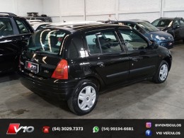 RENAULT - CLIO - 2002/2002 - Preta - R$ 19.900,00
